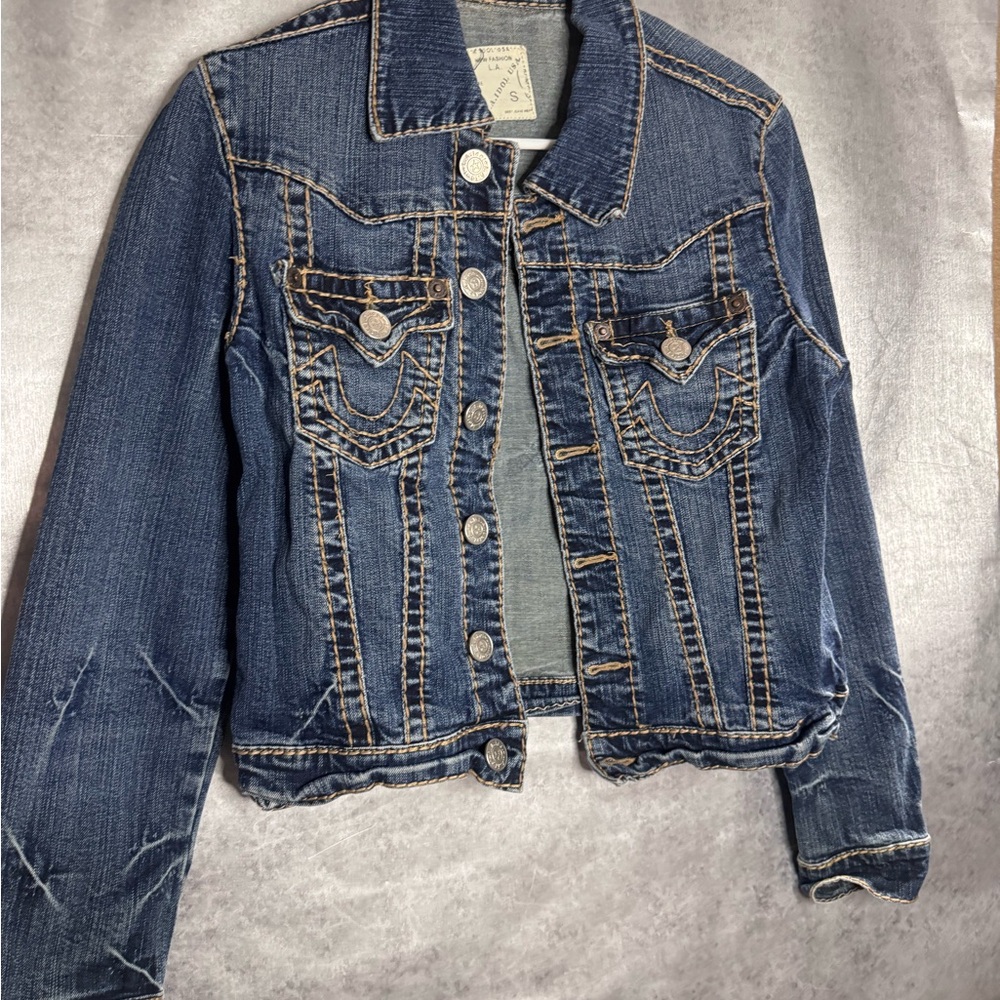 Classic women’s Denim Jean Jacket size small EUC